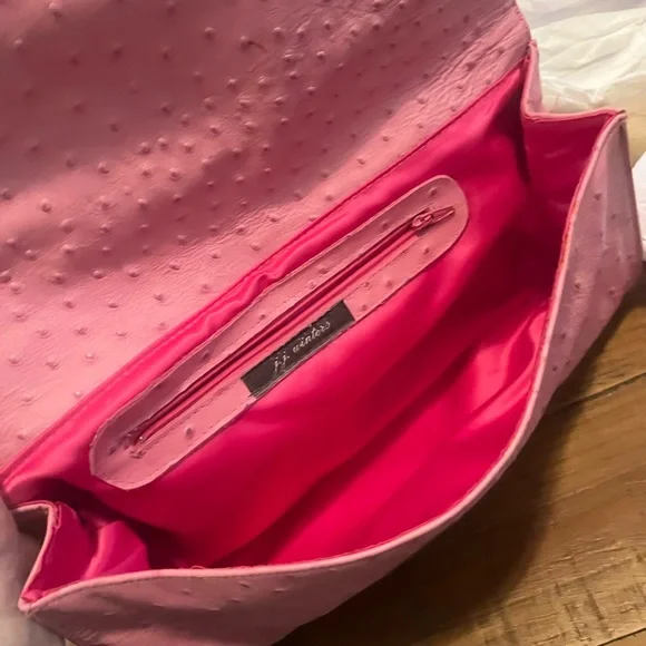 JJ winters pink ostrich clutch - Picture 4 of 5